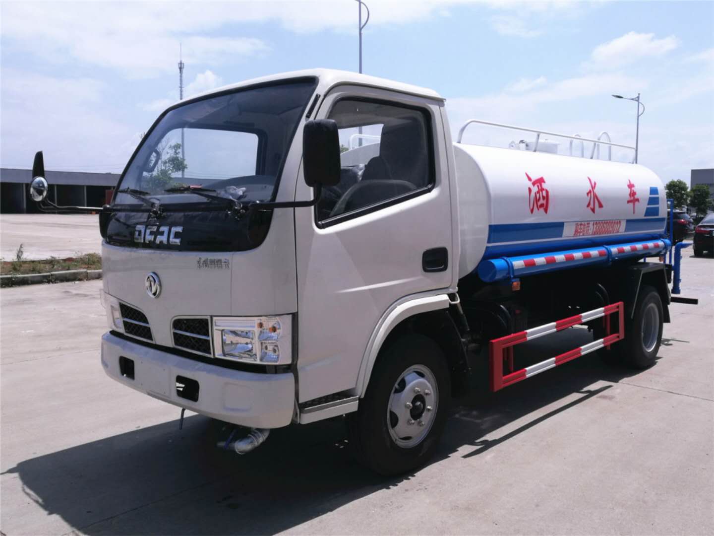 東風福瑞卡5噸灑水車發(fā)車了